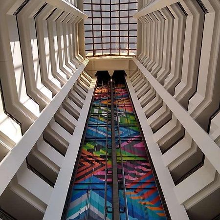 فندق راديسون بورتو أليجري بورتو أليغري المظهر الداخلي الصورة The staircase of the library