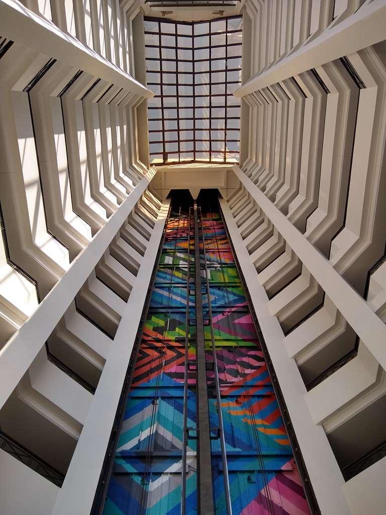 فندق راديسون بورتو أليجري بورتو أليغري المظهر الداخلي الصورة The staircase of the library