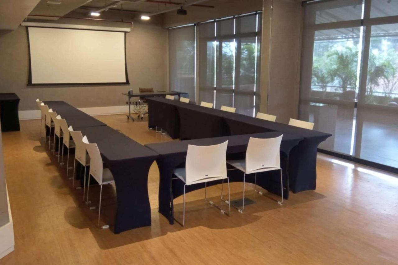 فندق راديسون بورتو أليجري بورتو أليغري المظهر الخارجي الصورة A meeting room at the Center for the Arts, San Jose