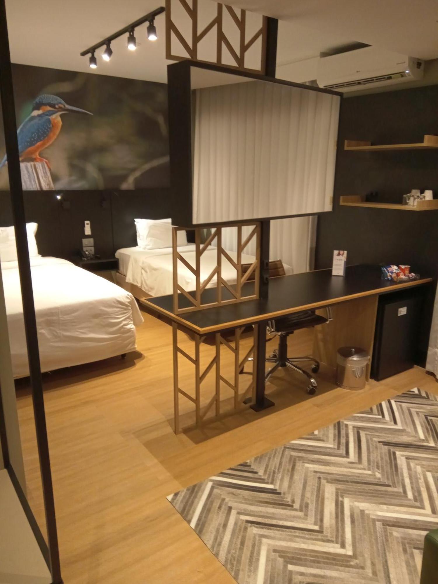 فندق راديسون بورتو أليجري بورتو أليغري المظهر الخارجي الصورة A room at the hotel